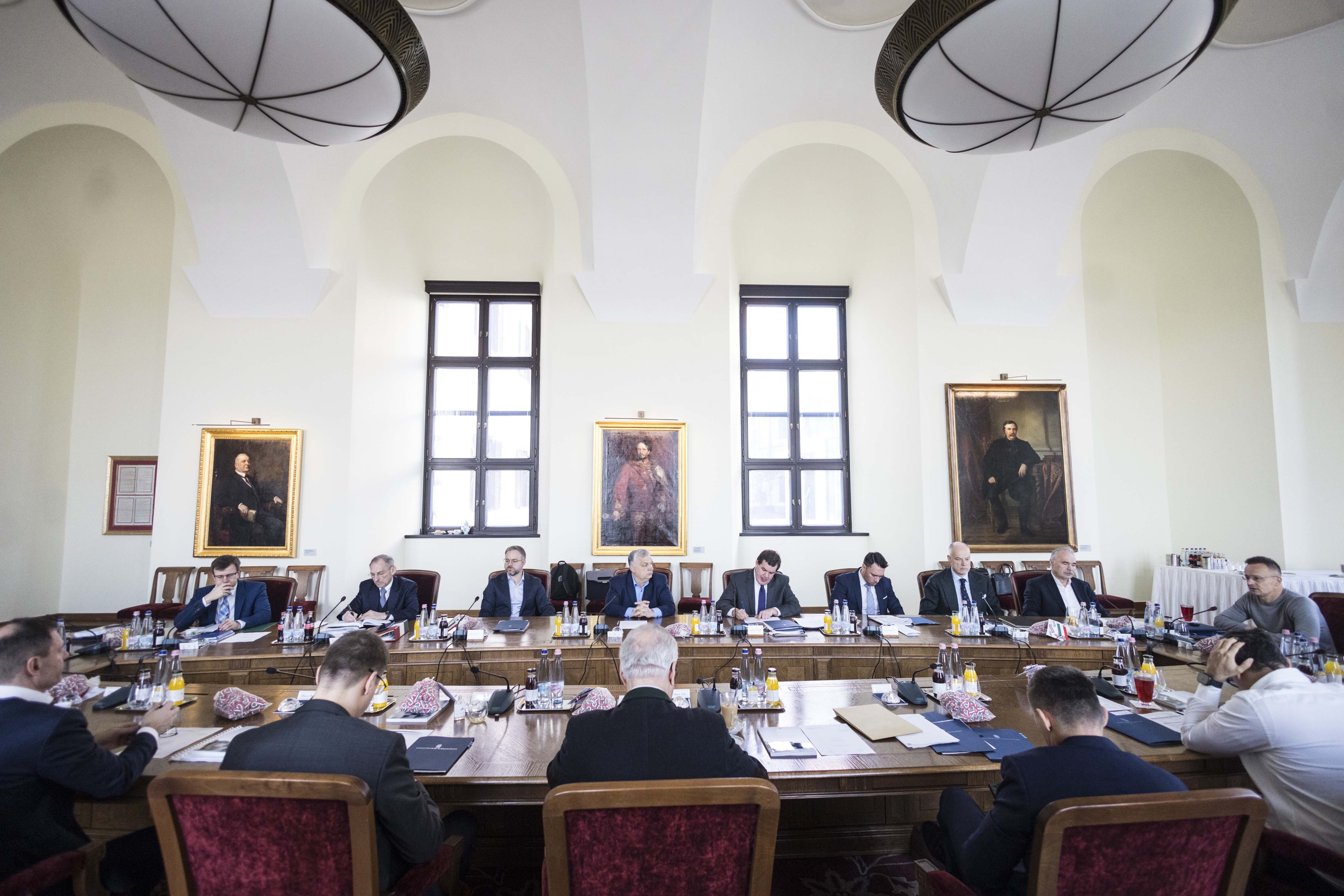 Orbán Viktor: ez a kormány meg tudja védeni Magyarországot