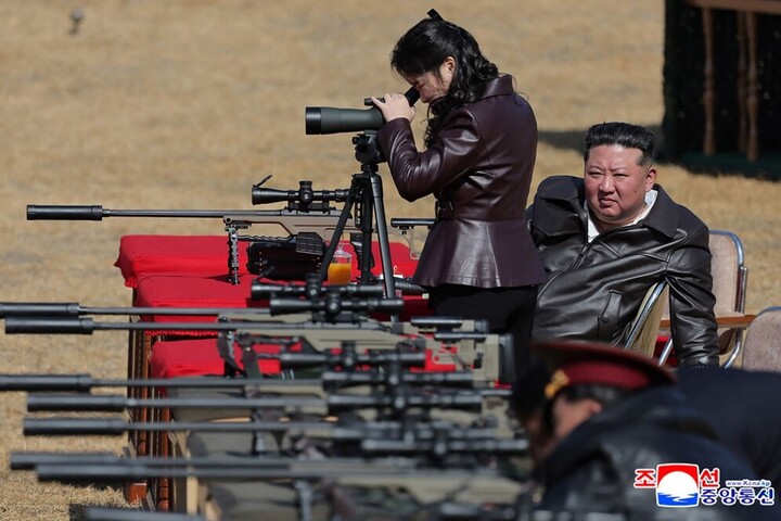 Fotó: AFP/KNS/KCNA/STR Kim Dzsongun utódja tényleg a lánya lesz?