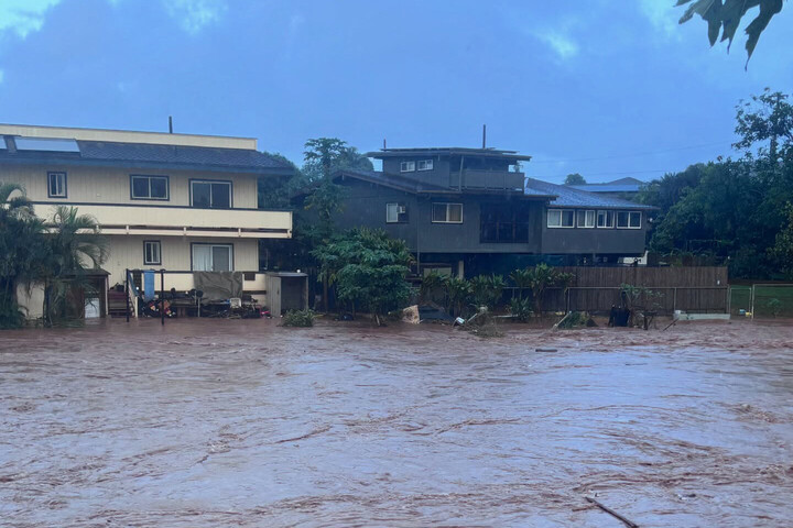 Két évtizede nem látott áradások sújtják Hawaii-t