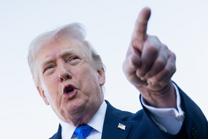 Donald Trump telefonon egyeztetett Ursula von der Leyennel