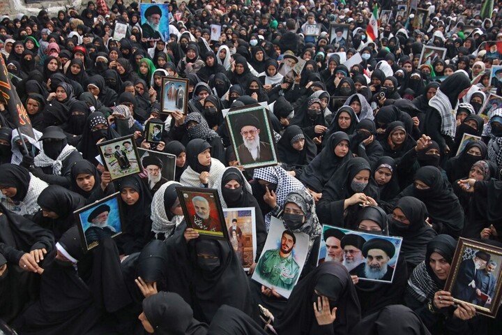 Fotó: AFP/Anadolu/Faisal Khan Elhalasztották az Ali Hamenei temetését