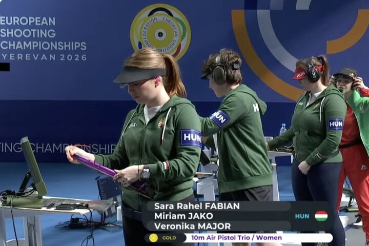 Fotó: Facebook/Hungarian Shooting Federation Történelmi siker: magyar arany a pisztolyosok trió versenyében