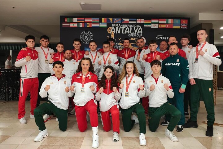 Hét aranyat szereztek a magyar felnőtt thai bokszosok Antalyában