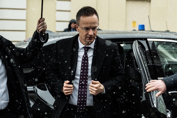 Szijjártó Péter: Ki kell deríteni, hogy a pénzszállításnak köze van-e az ukrán választási beavatkozáshoz