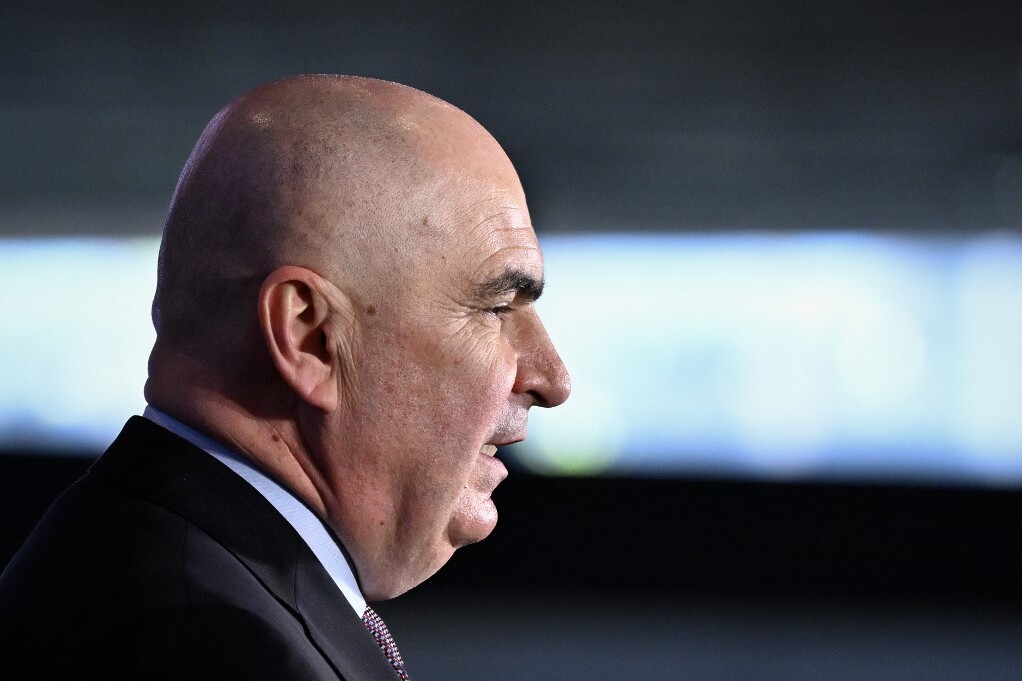Kisebbségi kabinetként folytatja a román kormány