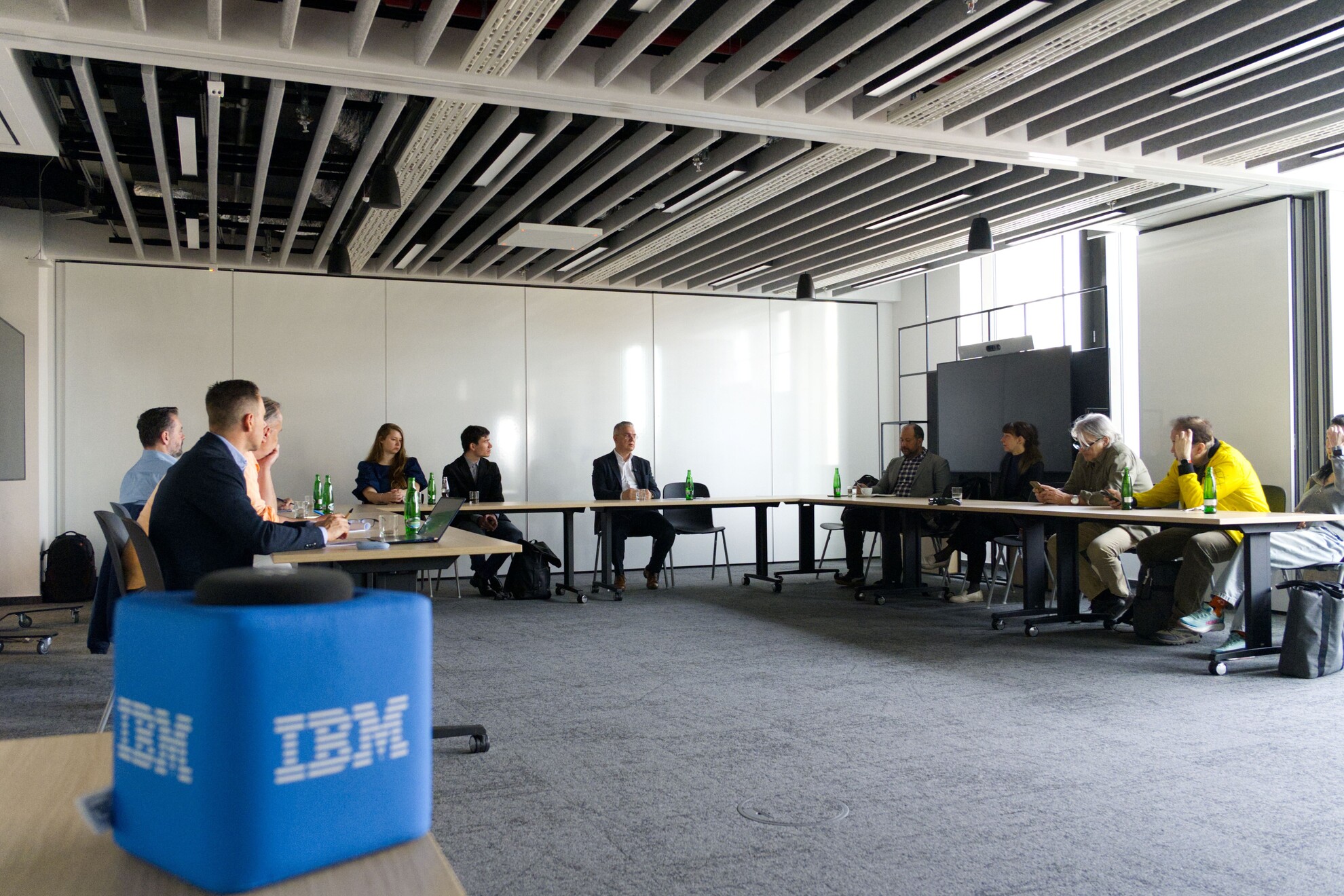 Az IBM sajtóreggelije nem egy egyszerű cégbemutató volt. Inkább egy nagyon fontos emlékeztető.
