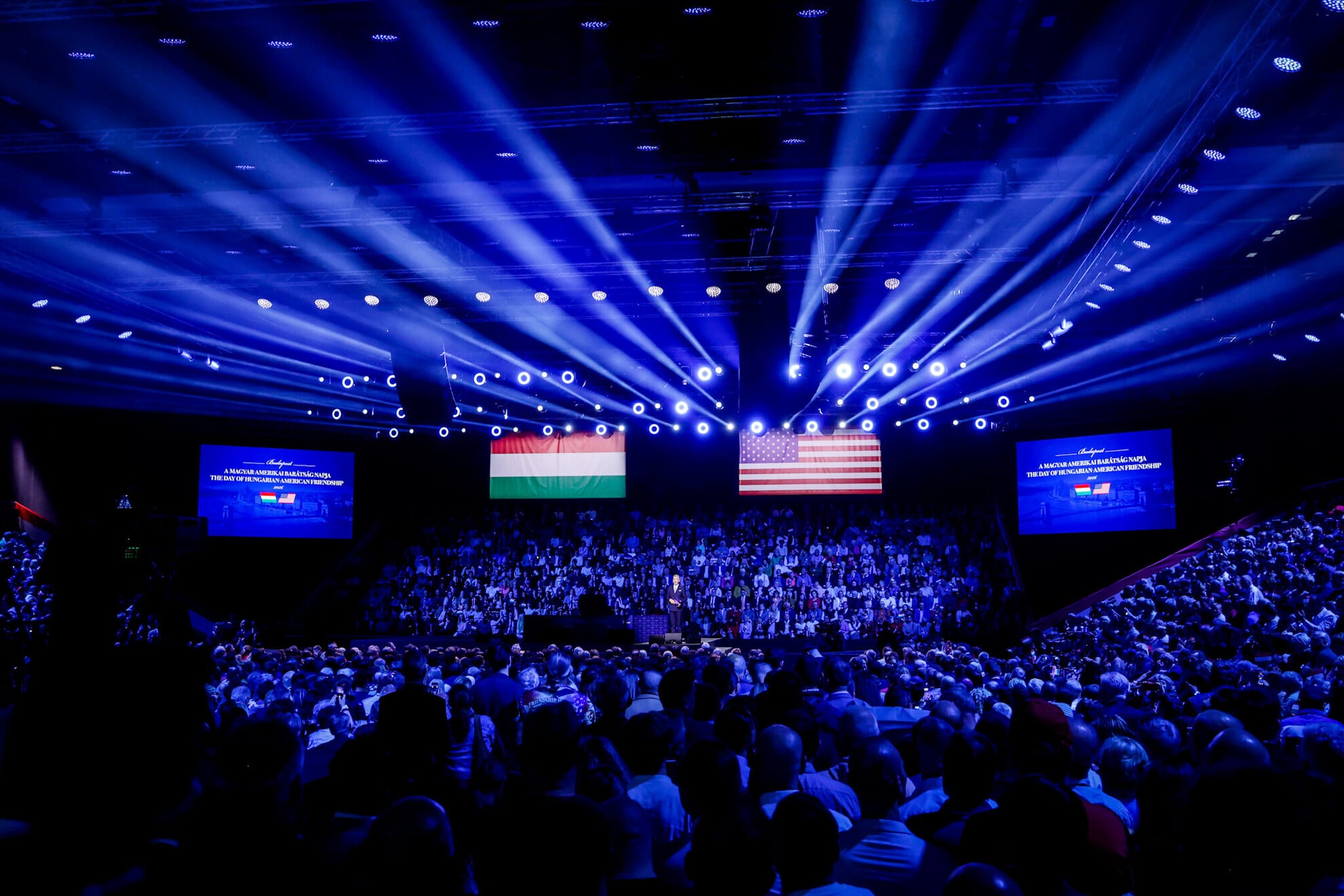 A magyar–amerikai barátság napja alkalmából rendezett nagygyűlés az MTK Sportparkban 2026. április 7-én
