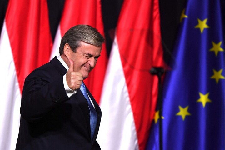 Bizakodó a csúcsminiszter