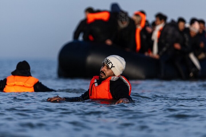 Migránsokat fogtak el a belga parton