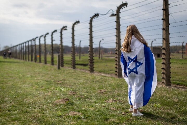 Fotó: AFP/Wojtek Radwanski Illegálisan mentek be az emberek az auschwitzi emlékhelyre