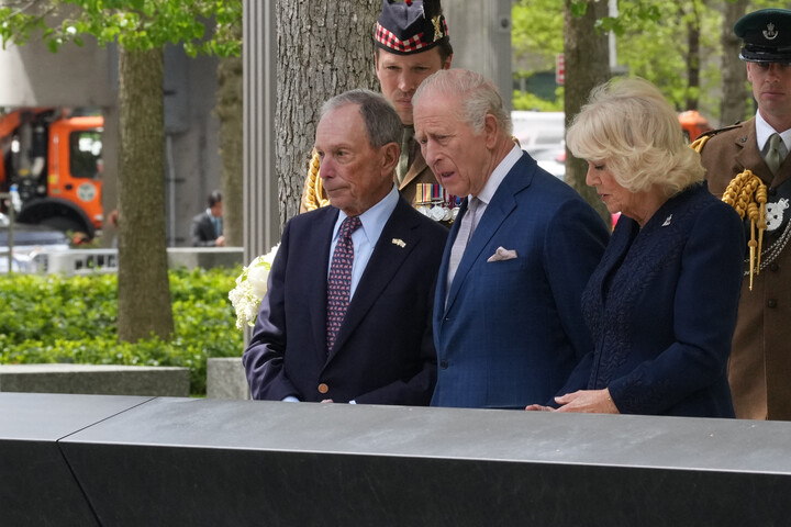 Fotó: TIMOTHY A. CLARY / AFP Lerótta kegyeletét III. Károly brit király