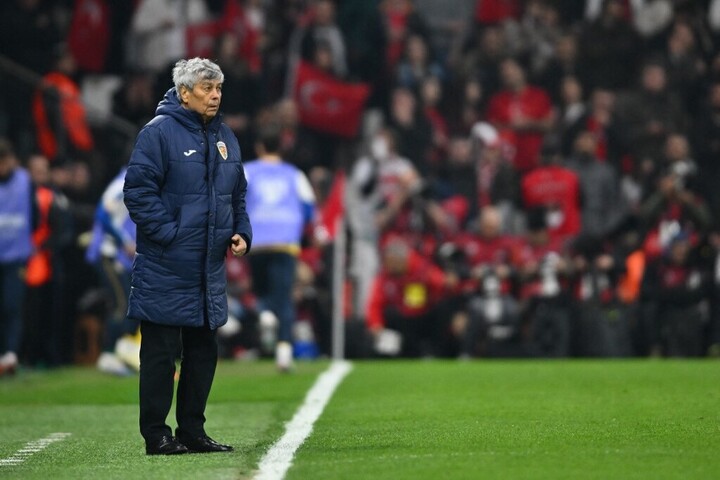 Fotó: Alex Nicodim / NurPhoto / NurPhoto via AFP Szívrohamot kapott Mircea Lucescu labdarúgóedző