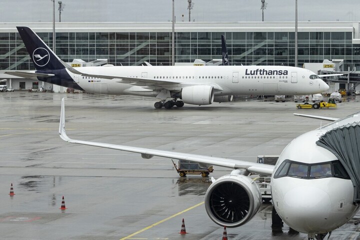 Fotó: AFP/NurPhoto/Nicolas Economou Törölték a Lufthansa hétfői budapesti járatait