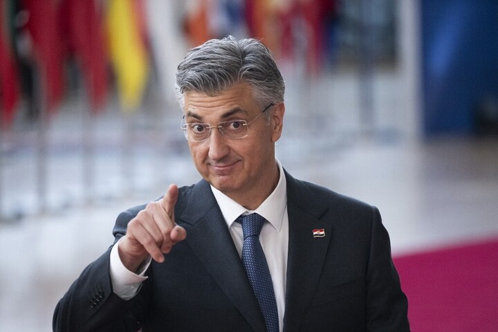 Kimentettek harminc migránst a Szávából Horvátországban