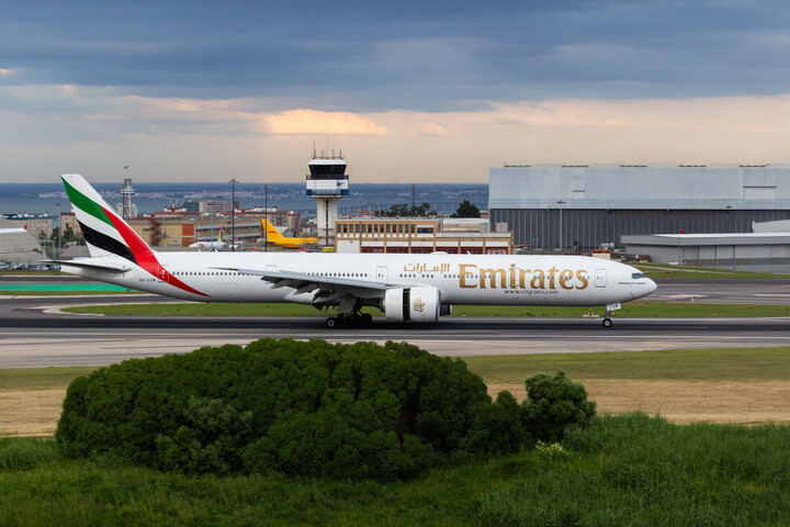Az Emirates Airlines megtiltja az irániak belépését az Egyesült Arab Emírségekbe