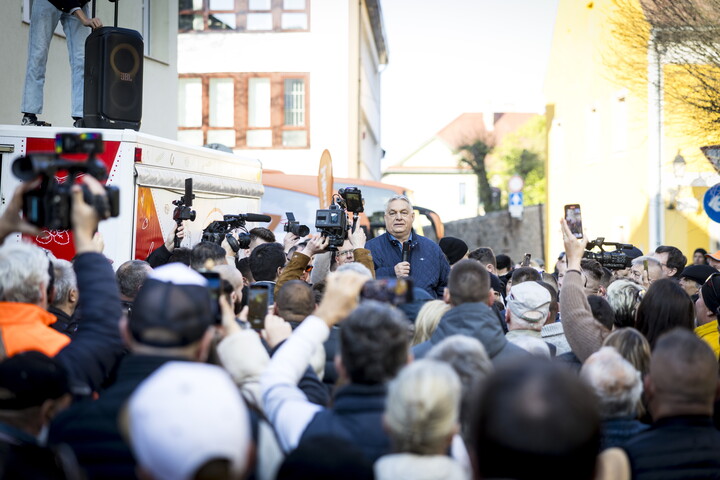 Fotó: MTI/Miniszterelnöki Kommunikációs Főosztály/Kaiser Ákos Orbán Viktor: megindítjuk az egymillió kézfogás nevű akciósorozatunkat