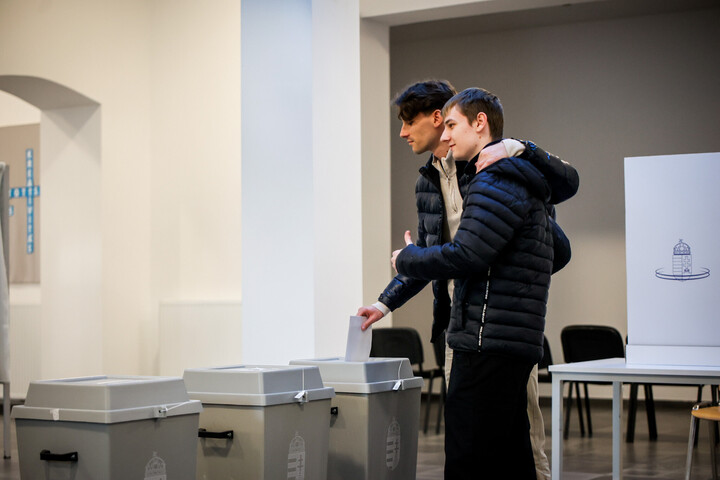 Fotó: MH/Török Péter A részvételi arány 3,46 százalék volt reggel 7 órakor
