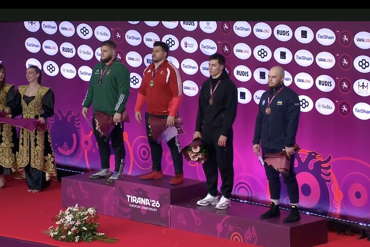 Fotó: Facebook/Magyar Birkózók Szövetsége - Hungarian Wrestling Federation Vitek Dárius nem bírt Kayaalppal, ezüstérmes nehézsúlyban