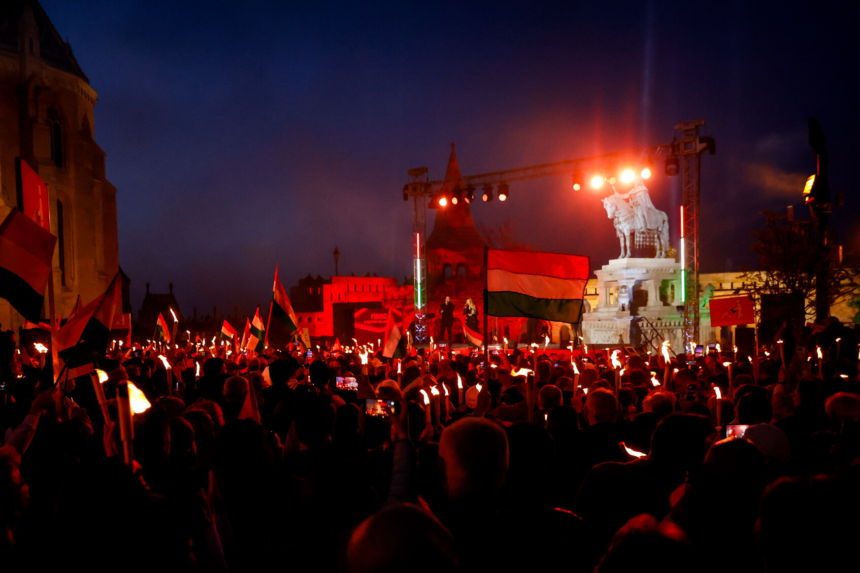 A Fidesz kampányzáró rendezvénye a budapesti Szentháromság téren