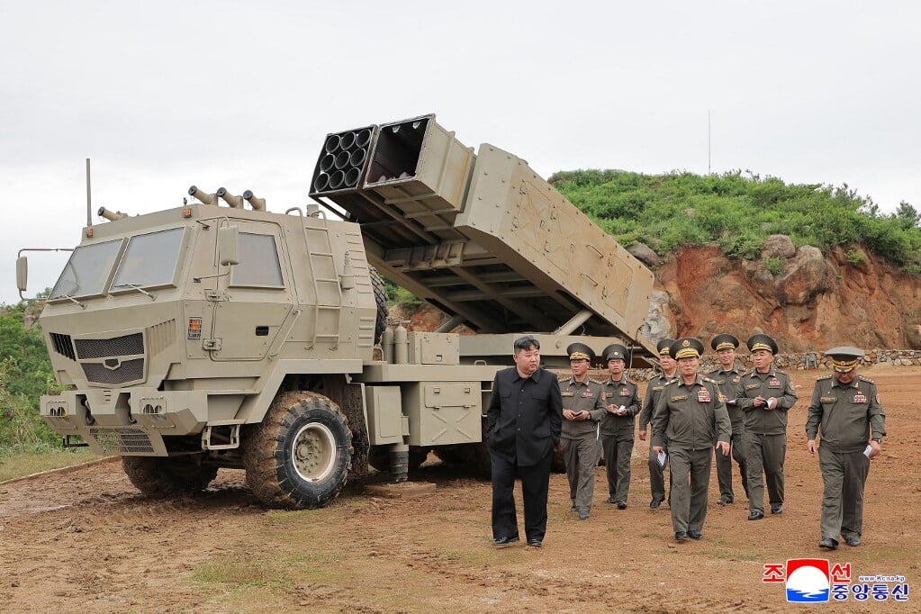 Észak-Korea rakéta Kim Jong Un