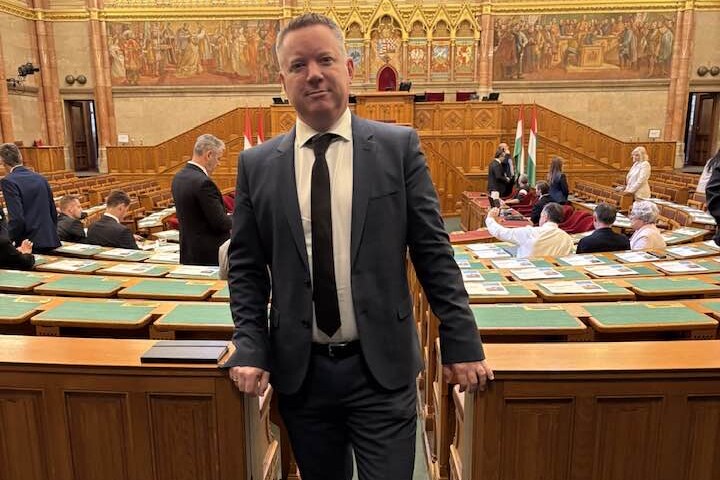 Mit hozhat Pósfai Gábor a rendvédelembe?