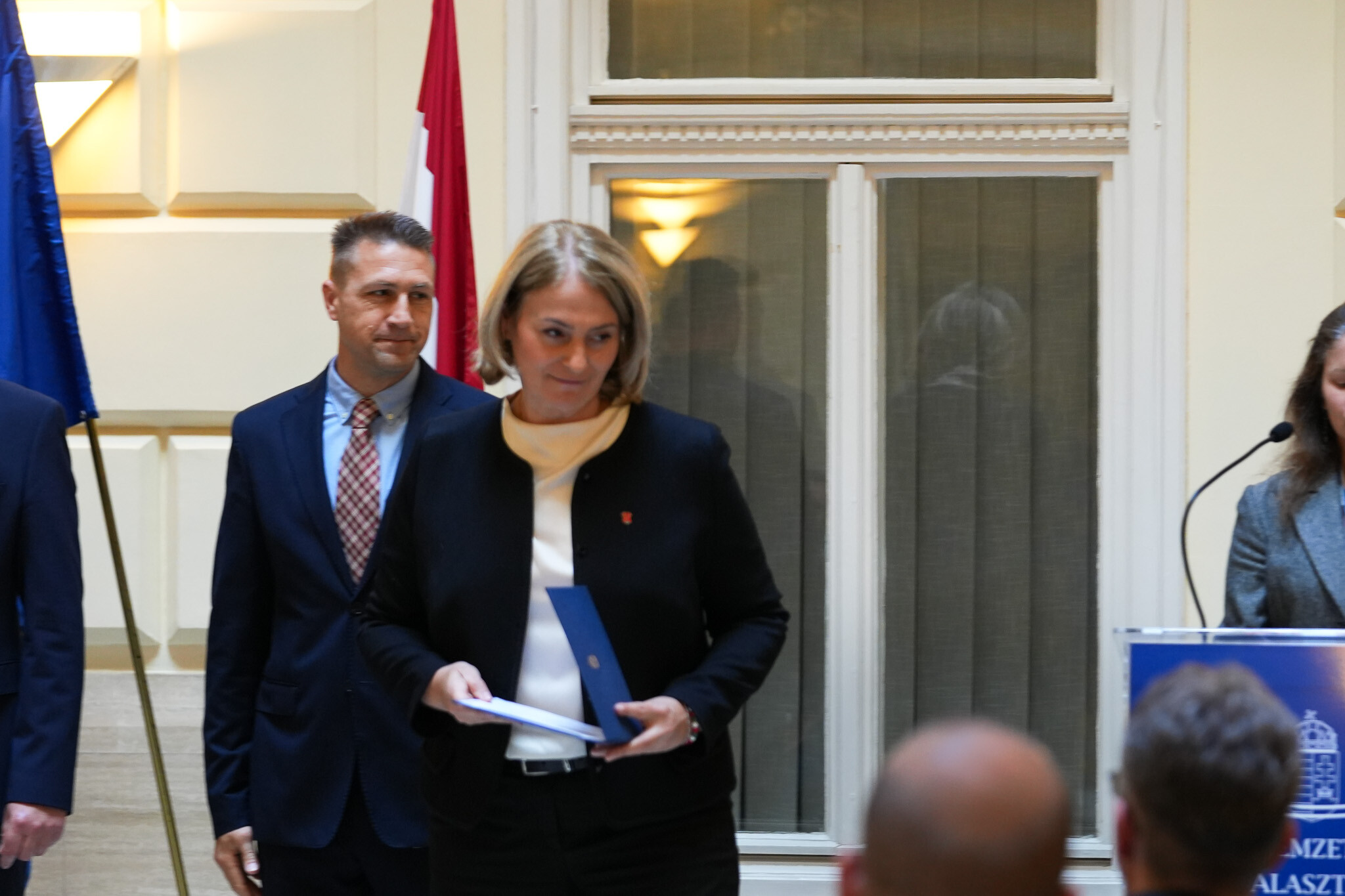 Harminc képviselő vette át a megbízólevelét
