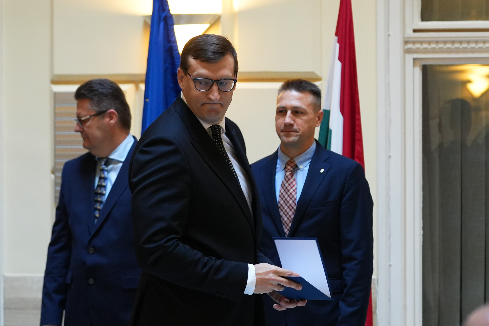Harminc képviselő vette át a megbízólevelét