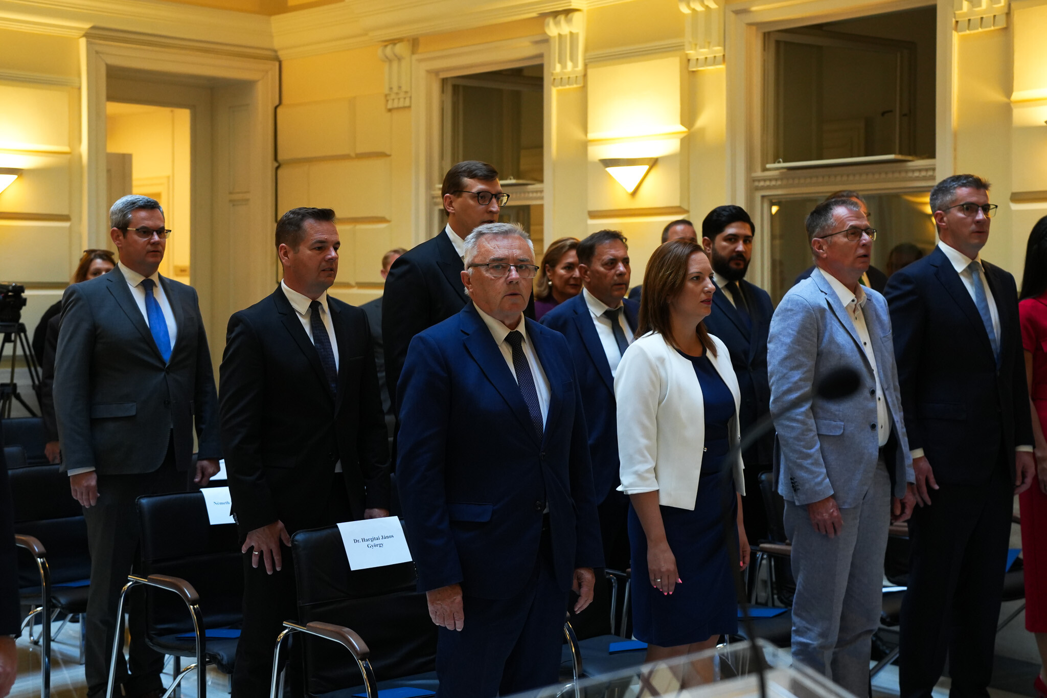Harminc képviselő vette át a megbízólevelét