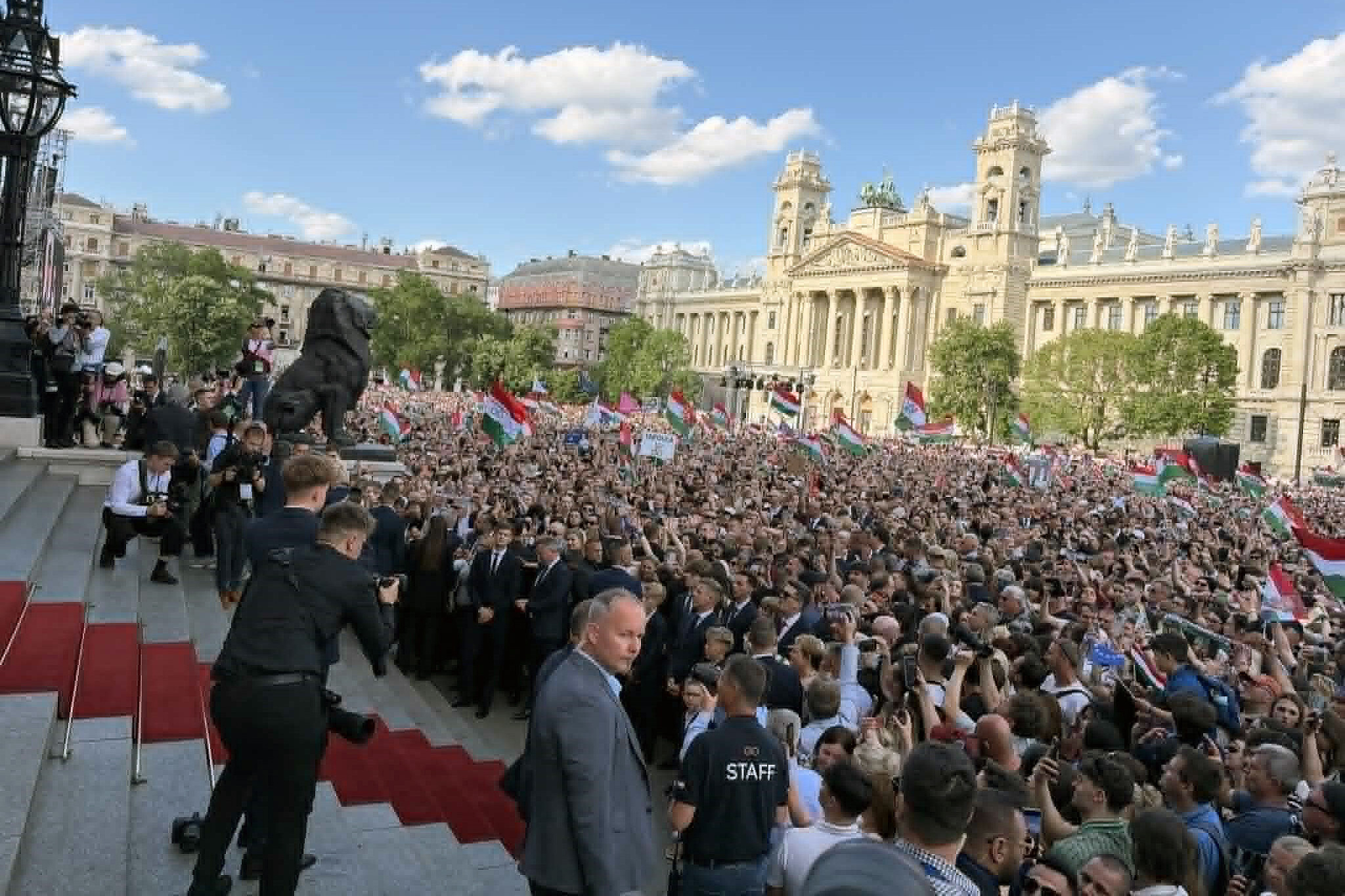 Budapest, Kossuth tér – rendszerváltó népünnepély