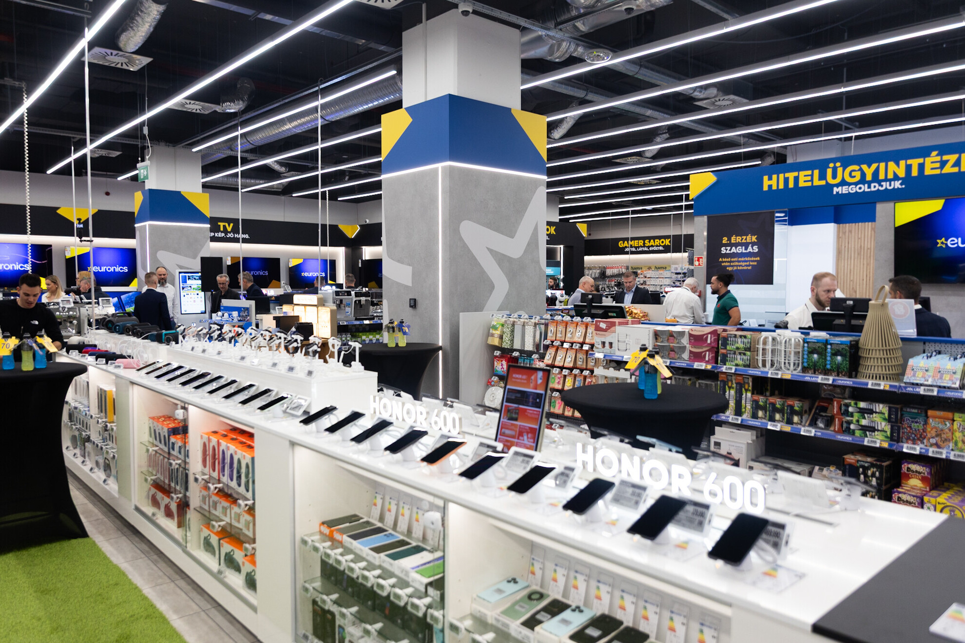Megnyitotta hetvenedik üzletét az Euronics