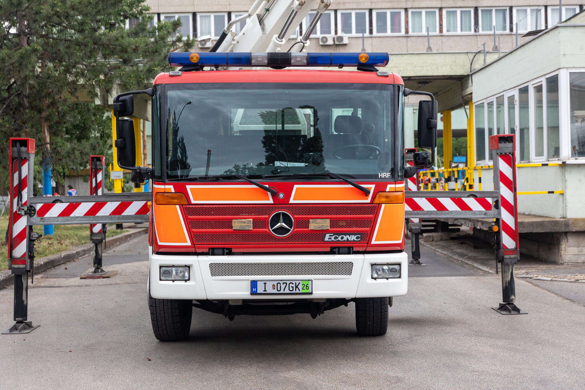 Gyereknapi nyílt nap az Óbudai buszgarázsban Ikarus buszokkal