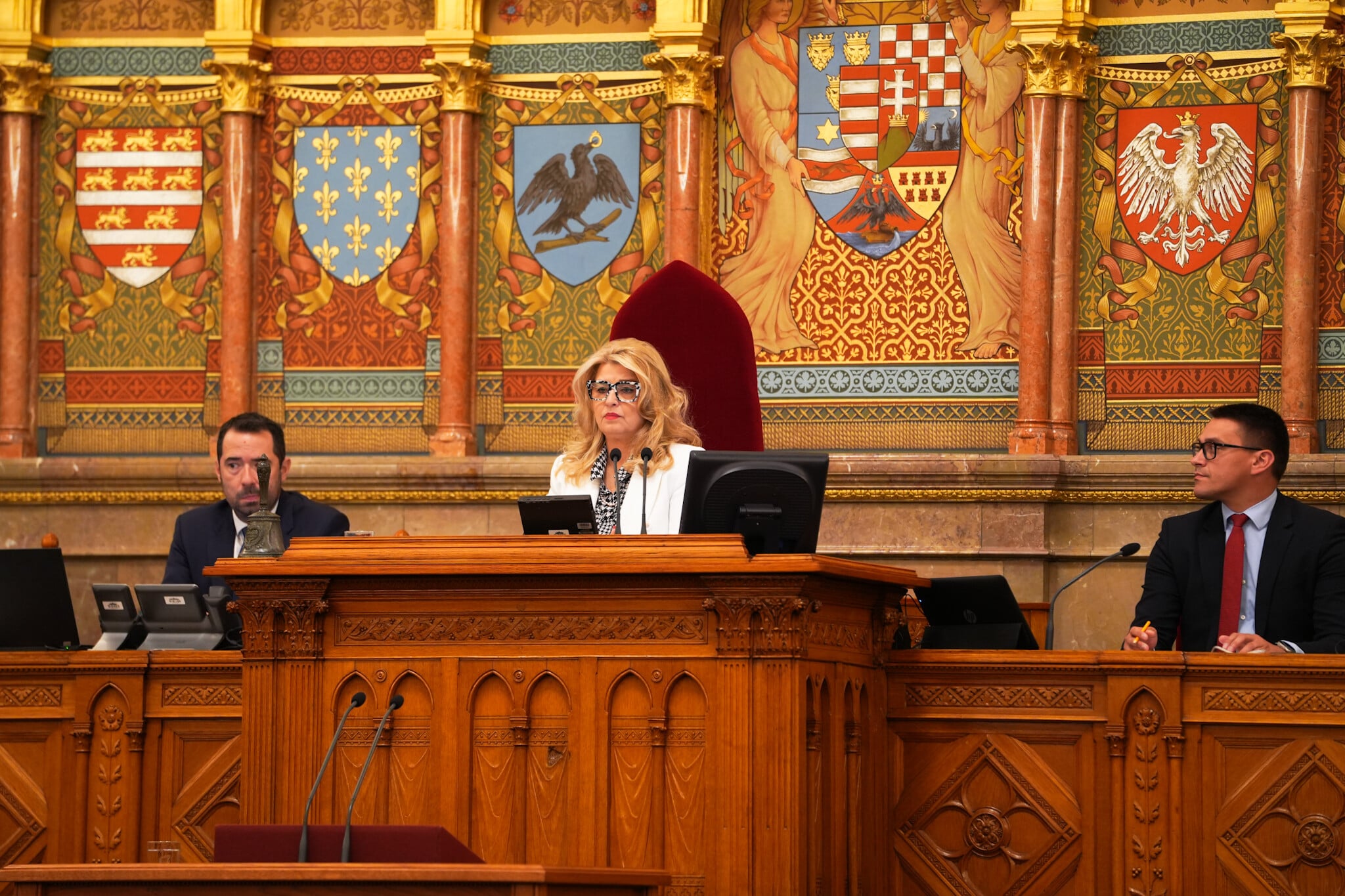 Jövő héten szavazhat a parlament az alaptörvény módosításáról