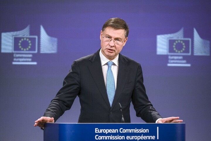 Az EU aláírta az Ukrajnát támogató hitelprogrammal kapcsolatos egyetértési megállapodást