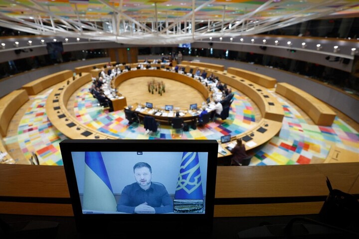 Fotó: AFP/Pool/Geert Vanden Wijngaert Mintegy hárommilliárd eurót folyósított Ukrajnának az EU