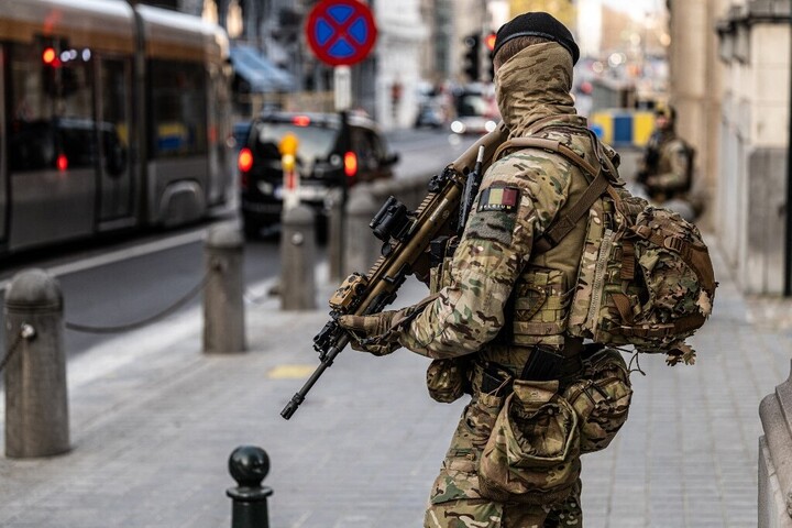Belgiumban tavaly ötéves csúcsot ért el a katonai toborzás
