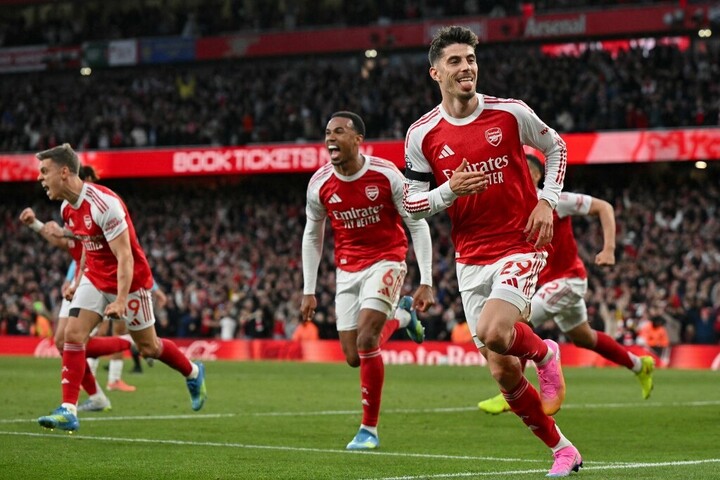 Fotó: AFP/Glyn Kirk Huszonkét év szünet után újra bajnok az Arsenal + Videó