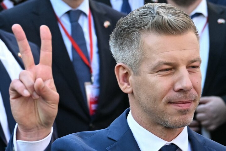 Fotó: AFP/Sergei Gapon Magyar Péter a kétoldalú kapcsolatokról és a Kelet-Közép-Európa biztonságáról tárgyalt Karol Nawrockival