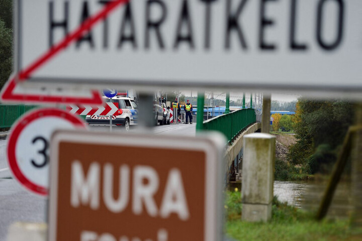 Szlovénia meghosszabbította a határellenőrzést
