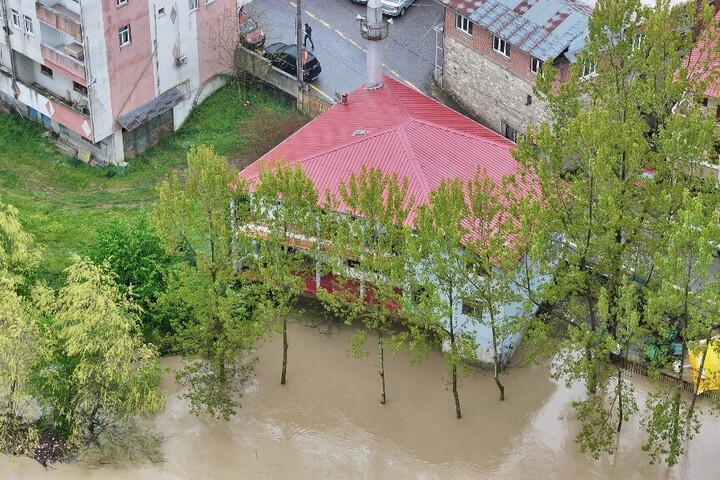 Fotó: AFP/Anadolu/Omer Urer Heves esőzések súlyos áradásokat okoztak Törökországban