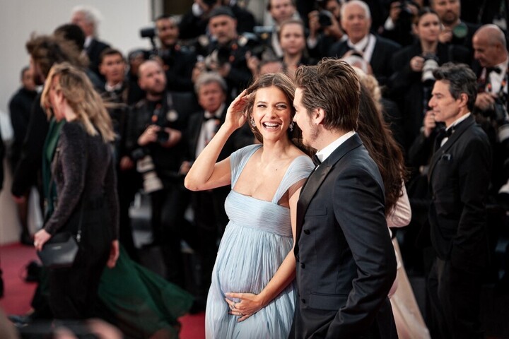 Fotó: NurPhoto via AFP/Luca Carlino Palvin Barbara megmutatta babapocakját