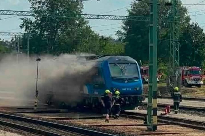 Fotó: Facebook/Vitézy Dávid Mozdonytűz a kelenföldi vasútállomáson