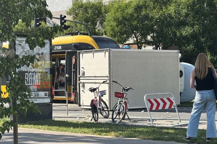 Baleset miatt nem jár az 1-es villamos