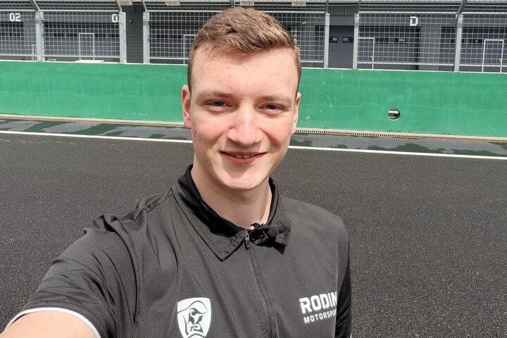 Molnár Martin harmadik helyeket szerzett  a brit F3-as sorozatban