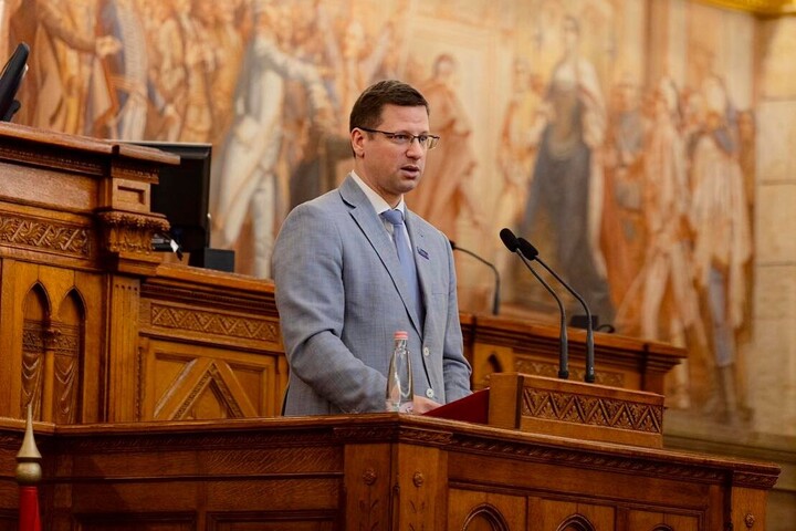 A Fidesz és a KDNP képviselőcsoportjai nem támogatják az alaptörvény-módosításokat