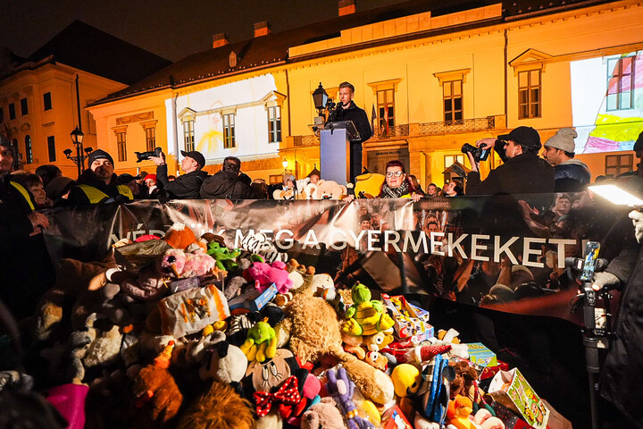 Szombaton a BL-döntőn, vasárnap a Karmelitában és a Szociális és Családügyi Minisztériumban látták vendégül gyermekvédelemben nevelkedő kisgyermekeket