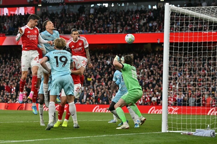 Fotó: AFP/Glyn Kirk Az éllovas Arsenal a kiesett csapat ellen is begyűjtötte a három pontot