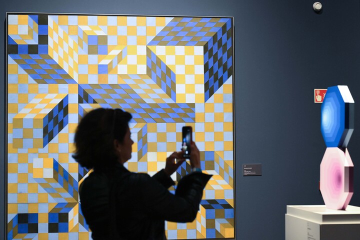 Péntektől látogatható Victor Vasarely életműkiállítása