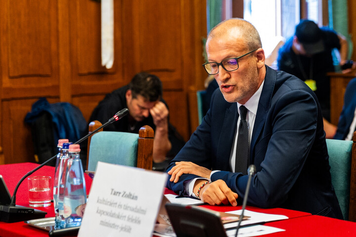 Fotó: MH/Radics Lajos A társadalmi kapcsolatokért és kultúráért felelős miniszter elrendelte az NKA kifizetéseinek felfüggesztését