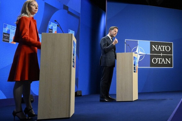 Kiállt Románia mellett a NATO-szóvivő