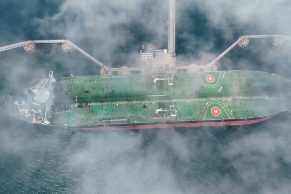Kínai szupertanker próbált átkelni a Hormuzi-szoroson